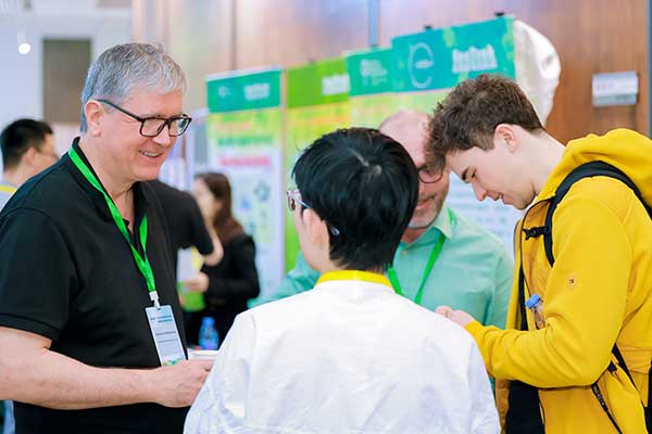 霍爾斯受邀參展 霍爾斯受邀參展